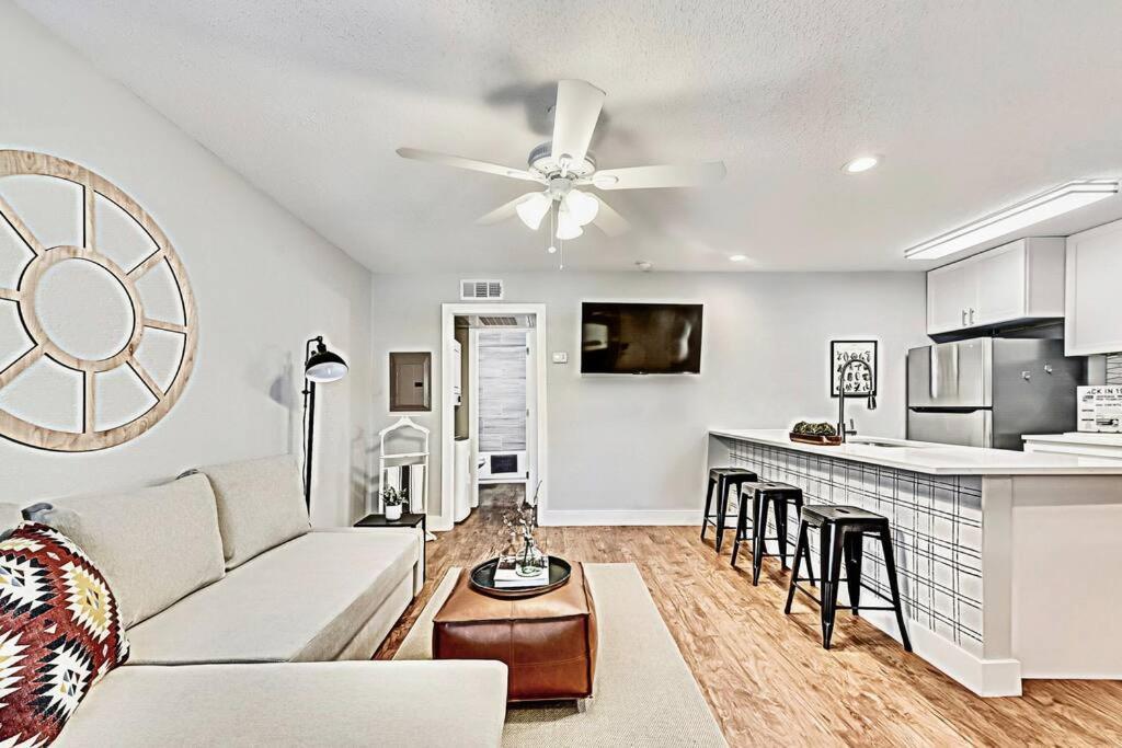 New - Near Deep Ellum + Downtown Dallas Flat Exterior photo